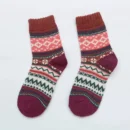 Retro Pattern Socks for a Cozy, Breathable Fit - Maroon