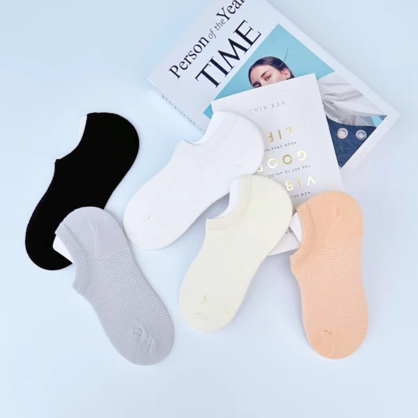 Women's Soft & Comfortable Non-Slip Flat Boat Socks