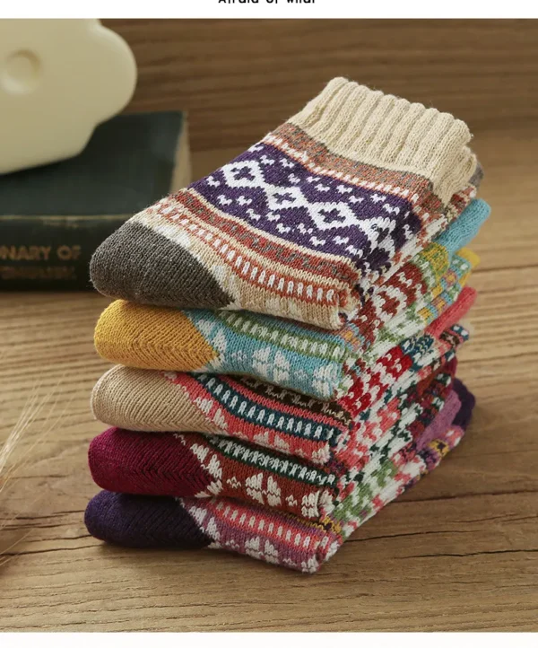 Retro Pattern Socks for a Cozy, Breathable Fit - Image 3