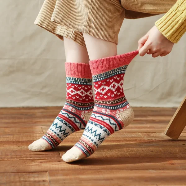 Retro Pattern Socks for a Cozy, Breathable Fit - Image 4